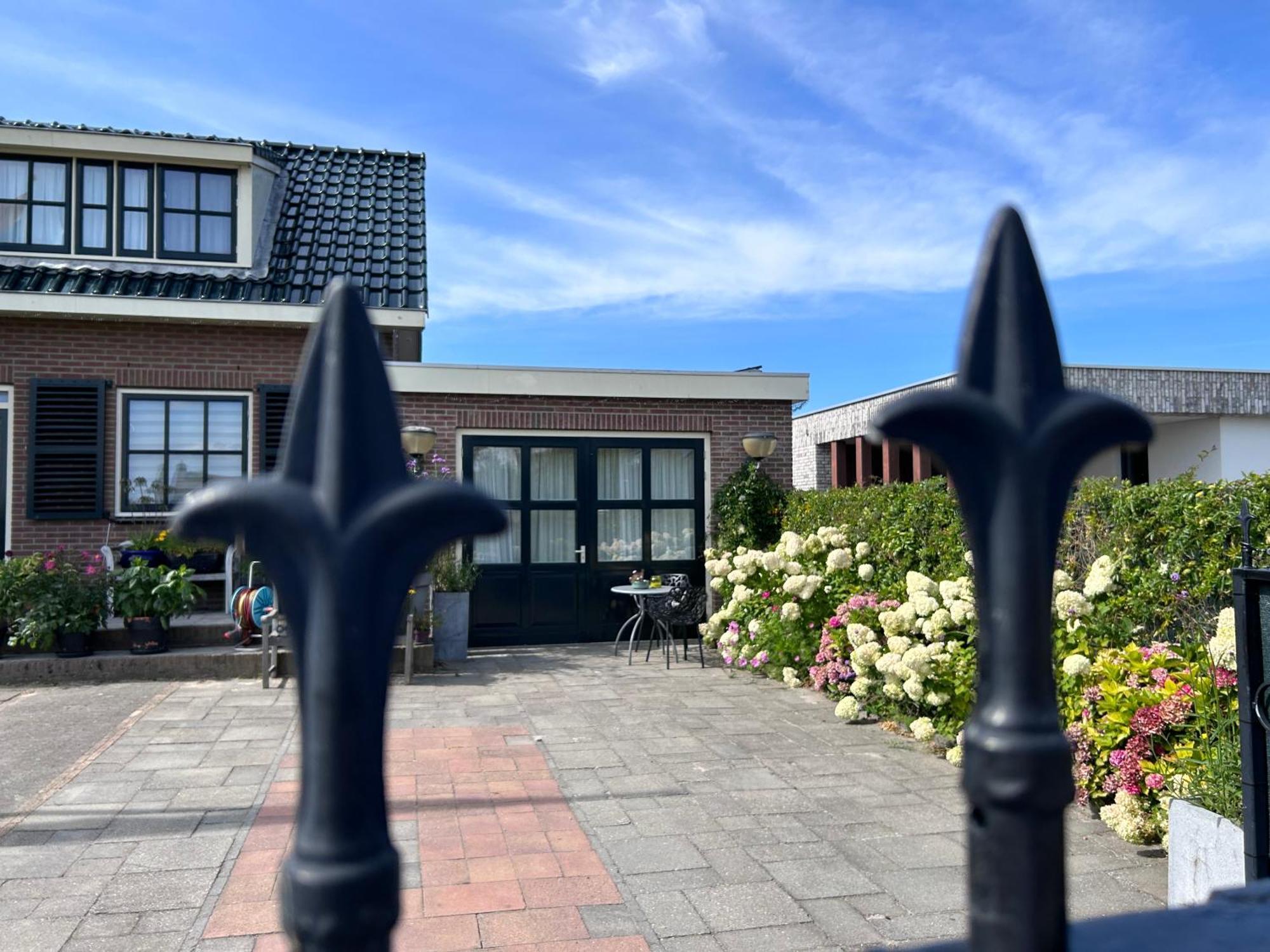 Flowerbed Voorhout Exterior photo